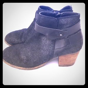 DV dolce vita bootie. Black suede.